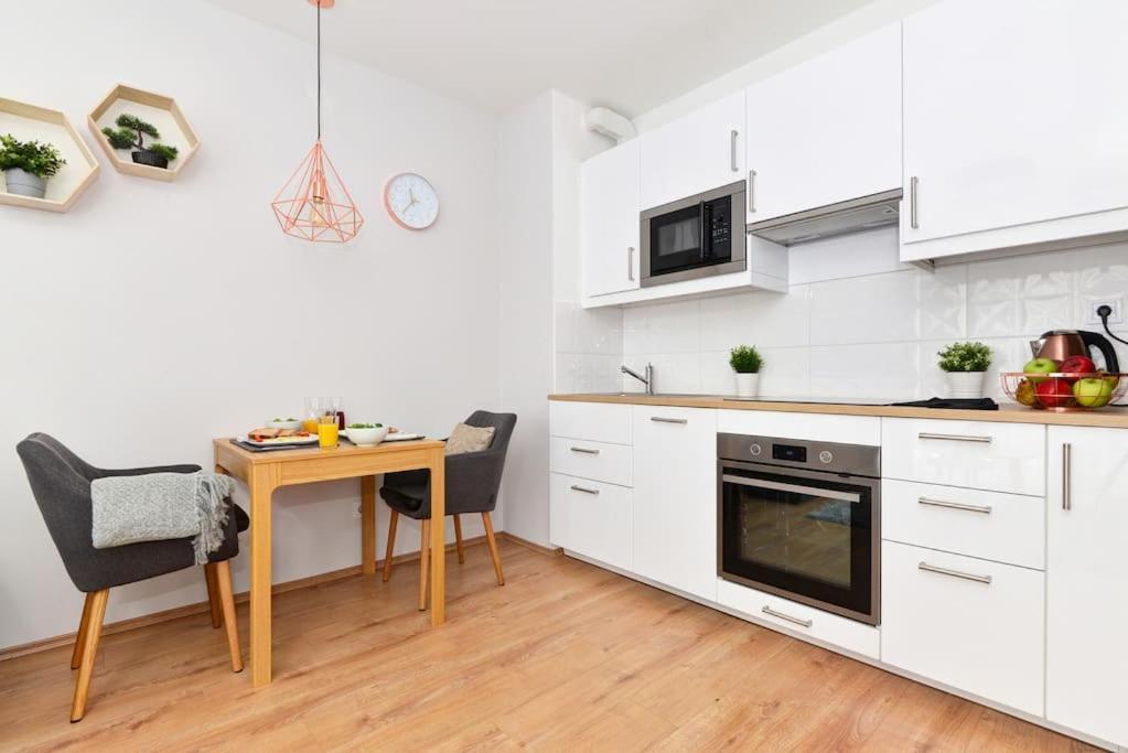 Laurel Bay Apartment Budapest Exterior photo